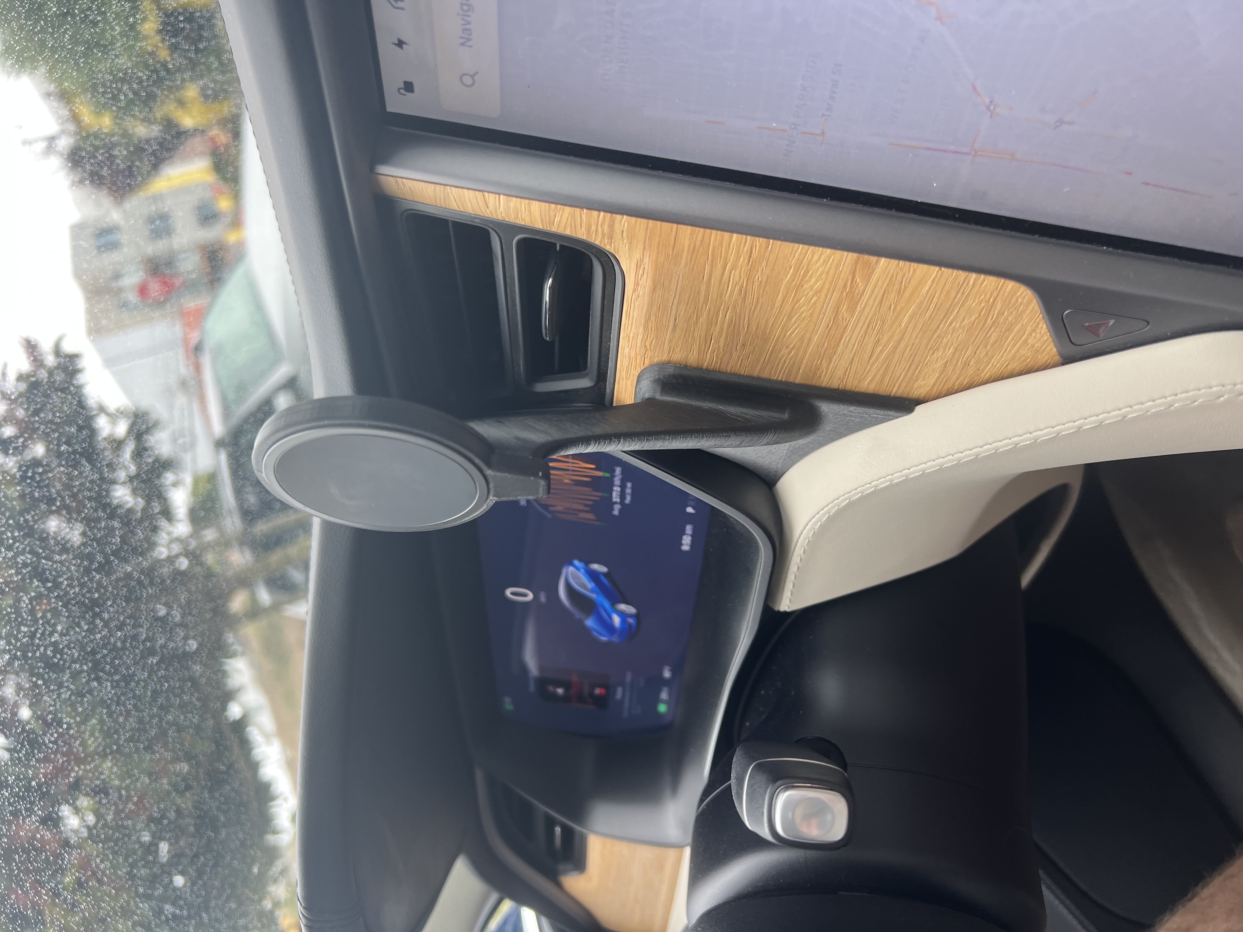 MagSafe Phone Mount for the Tesla Model S (2012-2020) gallery image 3